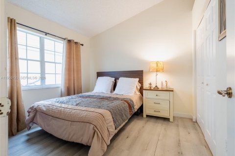 Снять в аренду виллу или дом в Санрайз, Флорида 3 спальни, 106.47м2, № 2006032 - фото 18