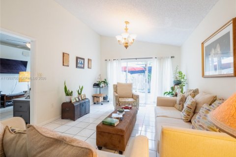 Снять в аренду виллу или дом в Санрайз, Флорида 3 спальни, 106.47м2, № 2006032 - фото 7