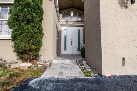 Снять в аренду виллу или дом в Санрайз, Флорида 3 спальни, 106.47м2, № 2006032 - фото 2