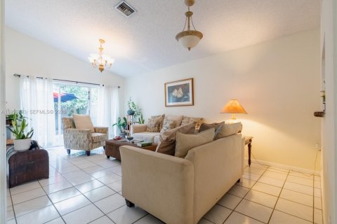 Снять в аренду виллу или дом в Санрайз, Флорида 3 спальни, 106.47м2, № 2006032 - фото 8