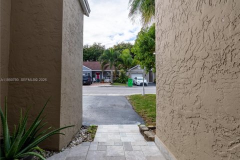 Снять в аренду виллу или дом в Санрайз, Флорида 3 спальни, 106.47м2, № 2006032 - фото 3