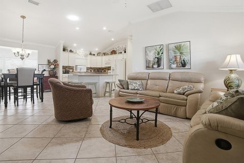 Casa en venta en The Villages, Florida, 3 dormitorios, 144.83 m2 № 2429133 - foto 2