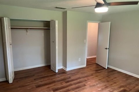 House in Gainesville, Florida 3 bedrooms, 107.58 sq.m. № 2210445 - photo 10