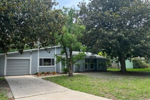 House in Gainesville, Florida 3 bedrooms, 107.58 sq.m. № 2210445