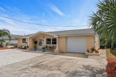 Villa ou maison à vendre à Holiday, Floride: 2 chambres, 125.98 m2 № 2398458 - photo 3