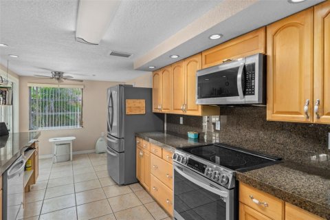Villa ou maison à vendre à Holiday, Floride: 2 chambres, 125.98 m2 № 2398458 - photo 17