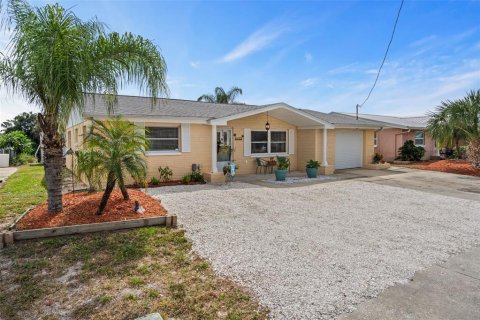 Villa ou maison à vendre à Holiday, Floride: 2 chambres, 125.98 m2 № 2398458 - photo 2