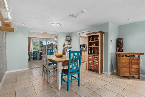 Villa ou maison à vendre à Holiday, Floride: 2 chambres, 125.98 m2 № 2398458 - photo 14