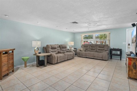 Villa ou maison à vendre à Holiday, Floride: 2 chambres, 125.98 m2 № 2398458 - photo 11