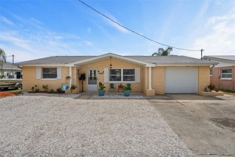 Villa ou maison à Holiday, Floride 2 chambres, 125.98 m2 № 2398458