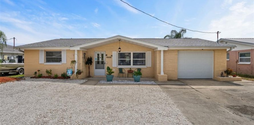 Villa ou maison à Holiday, Floride 2 chambres, 125.98 m2 № 2398458