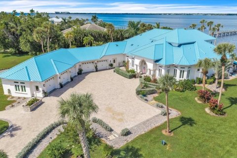 Casa en Punta Gorda, Florida 4 dormitorios, 470.18 m2 № 2427395