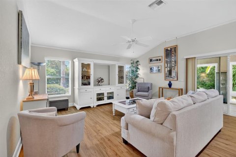Casa en venta en The Villages, Florida, 3 dormitorios, 193.7 m2 № 1879289 - foto 11