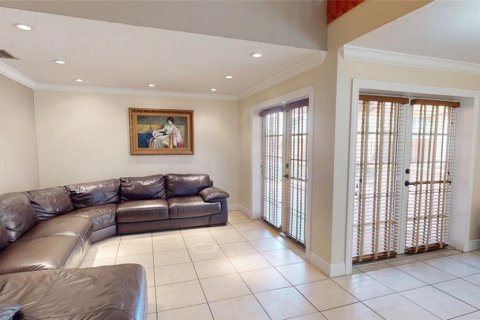 Villa ou maison à vendre à Miami, Floride: 4 chambres, 189.8 m2 № 2037935 - photo 11