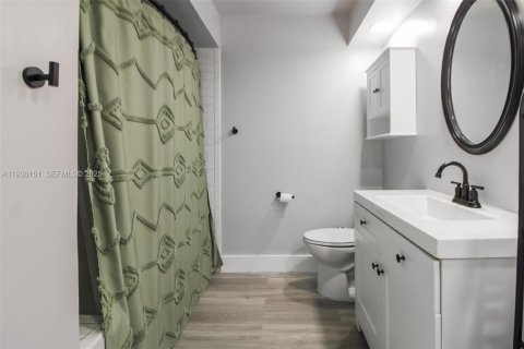 Villa ou maison à vendre à Miami, Floride: 4 chambres, 189.8 m2 № 2037935 - photo 23