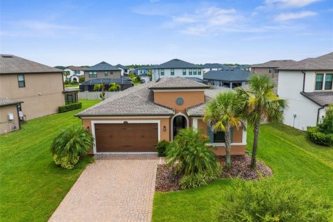 House in Wesley Chapel, Florida 3 bedrooms, 217.58 sq.m. № 1835854 - photo 2