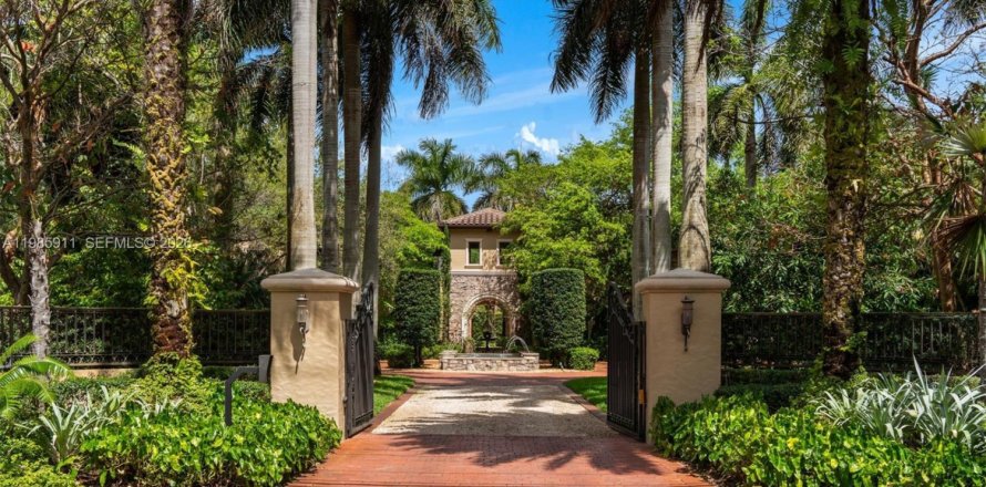 Дом в Пайнкрест, Флорида 6 спален, 615.38м2 № 2049067