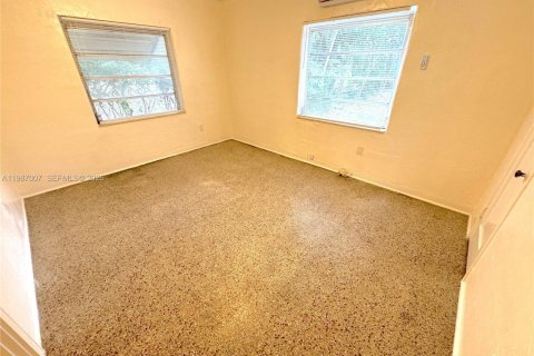 Снять в аренду виллу или дом в Форт-Лодердейл, Флорида 1 спальня, 69.68м2, № 2049106 - фото 5