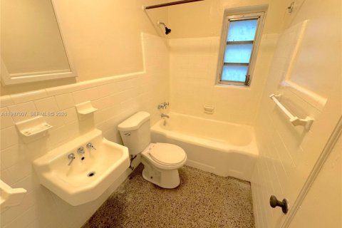 Снять в аренду виллу или дом в Форт-Лодердейл, Флорида 1 спальня, 69.68м2, № 2049106 - фото 6