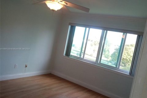 Copropriété à louer à Homestead, Floride: 2 chambres, 99.87 m2 № 1960011 - photo 9