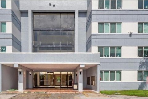 Copropriété à louer à Homestead, Floride: 2 chambres, 99.87 m2 № 1960011 - photo 2