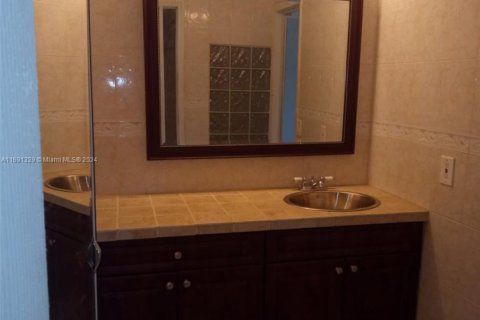 Copropriété à louer à Homestead, Floride: 2 chambres, 99.87 m2 № 1960011 - photo 6
