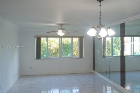 Copropriété à louer à Homestead, Floride: 2 chambres, 99.87 m2 № 1960011 - photo 3