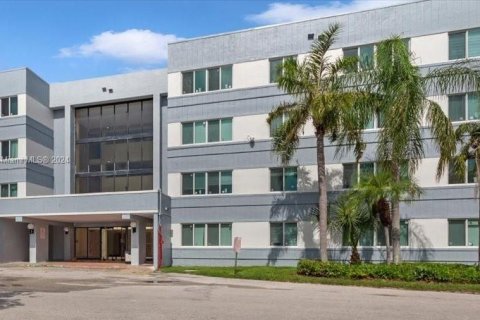 Copropriété à louer à Homestead, Floride: 2 chambres, 99.87 m2 № 1960011 - photo 1