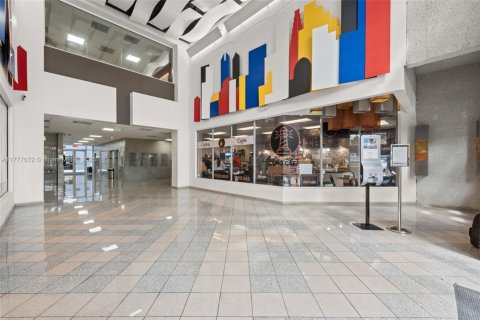 Commercial property in Doral, Florida № 1985646 - photo 6