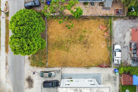 Terrain à vendre à Miami, Floride № 2034832 - photo 7