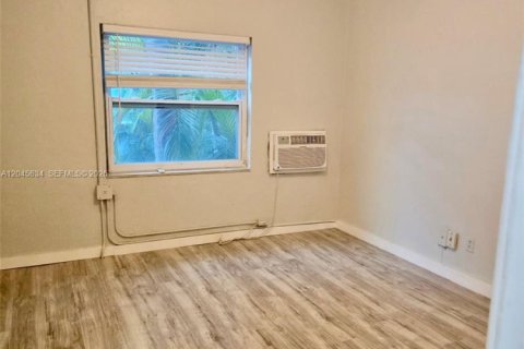 Condominio en alquiler en Miami Beach, Florida, 2 dormitorios, 65.03 m2 № 2260853 - foto 16