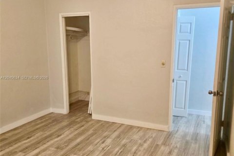 Condominio en alquiler en Miami Beach, Florida, 2 dormitorios, 65.03 m2 № 2260853 - foto 17