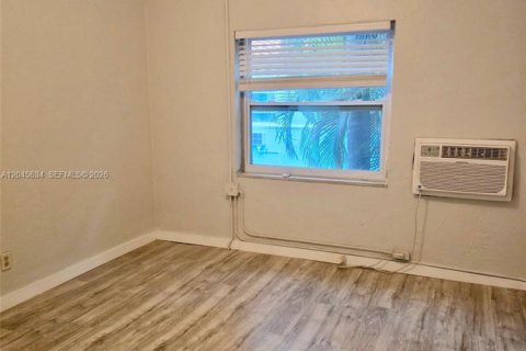 Condominio en alquiler en Miami Beach, Florida, 2 dormitorios, 65.03 m2 № 2260853 - foto 14