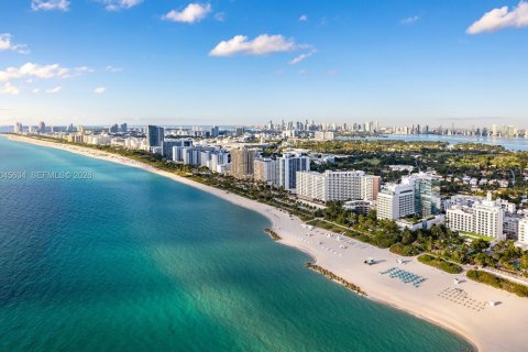 Condominio en alquiler en Miami Beach, Florida, 2 dormitorios, 65.03 m2 № 2260853 - foto 23
