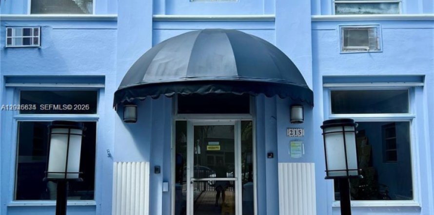 Condominio en Miami Beach, Florida, 2 dormitorios  № 2260853