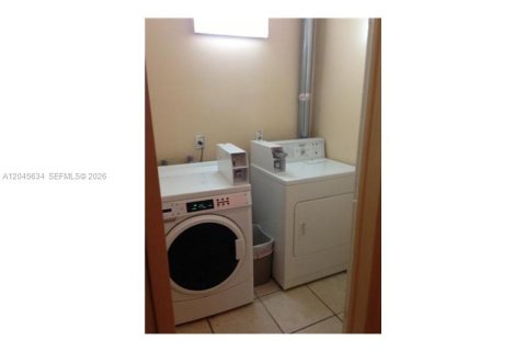 Condominio en alquiler en Miami Beach, Florida, 2 dormitorios, 65.03 m2 № 2260853 - foto 22