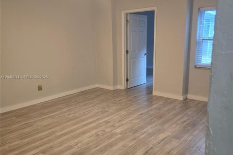 Condominio en alquiler en Miami Beach, Florida, 2 dormitorios, 65.03 m2 № 2260853 - foto 13