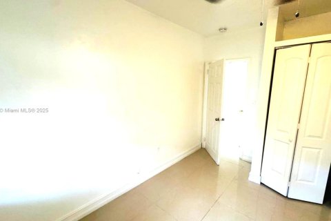 Condo in Miami Beach, Florida, 1 bedroom  № 1975372 - photo 4