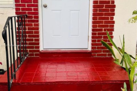 Condo in Miami Beach, Florida, 1 bedroom  № 1975372 - photo 8