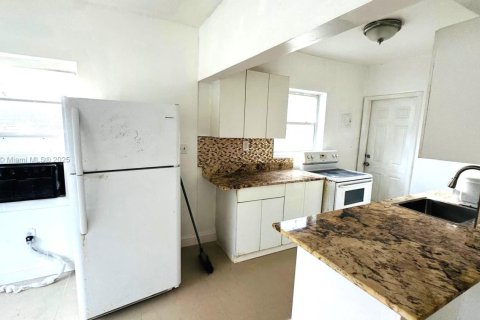 Condo in Miami Beach, Florida, 1 bedroom  № 1975372 - photo 3