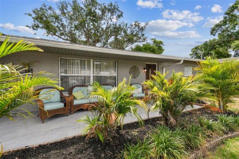House in Saint Petersburg, Florida 4 bedrooms, 202.53 sq.m. № 1743642 - photo 6