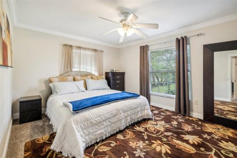 House in Saint Petersburg, Florida 4 bedrooms, 202.53 sq.m. № 1743642 - photo 24