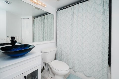 Copropriété à vendre à Aventura, Floride: 2 chambres, 91.97 m2 № 1983004 - photo 15