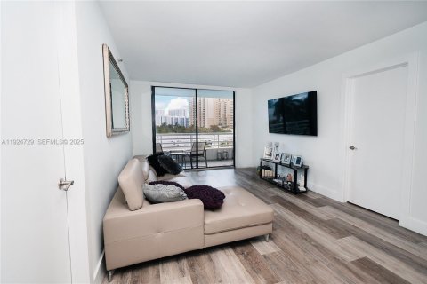 Copropriété à vendre à Aventura, Floride: 2 chambres, 91.97 m2 № 1983004 - photo 7