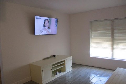 Casa en venta en New Port Richey, Florida, 2 dormitorios, 91.88 m2 № 1882957 - foto 2
