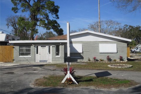 Casa en venta en New Port Richey, Florida, 2 dormitorios, 91.88 m2 № 1882957 - foto 1