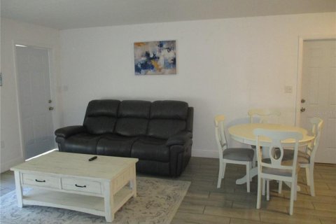Casa en venta en New Port Richey, Florida, 2 dormitorios, 91.88 m2 № 1882957 - foto 3