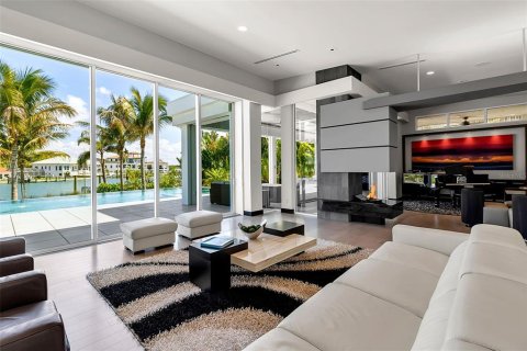 House in Sarasota, Florida 4 bedrooms, 574.69 sq.m. № 2396374 - photo 19