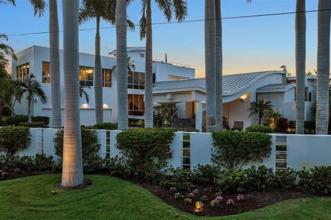 House in Sarasota, Florida 4 bedrooms, 574.69 sq.m. № 2396374 - photo 5