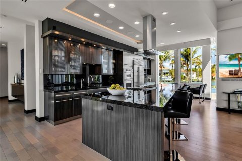 House in Sarasota, Florida 4 bedrooms, 574.69 sq.m. № 2396374 - photo 28